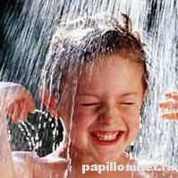 Фото ребенка к статье о контагиозном моллюске