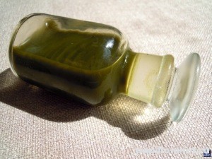 Фото готовой настойки чистотела